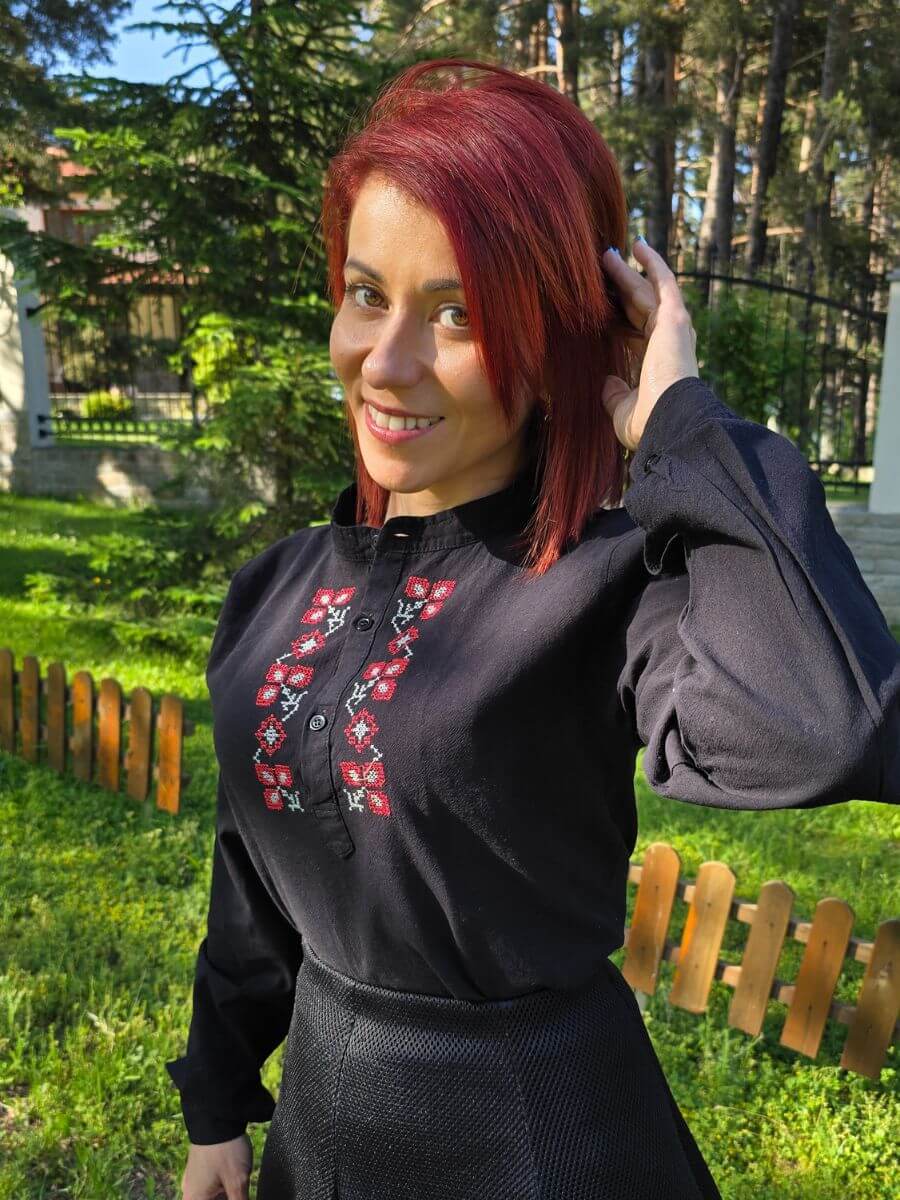 дамска кенарена риза с бродирани шевици дълъг ръкав черна (5)